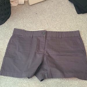 LOFT Gray Woven 4" Shorts